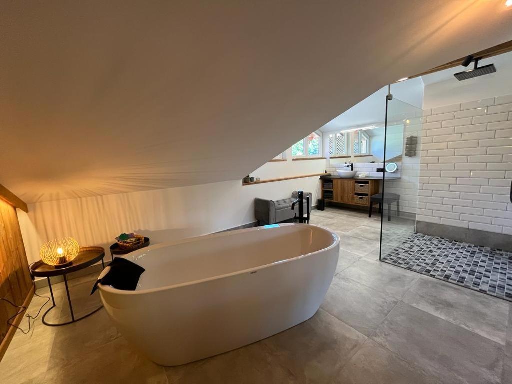 GuggenthalBauernhof-Loft Edtgutアパートメント エクステリア 写真