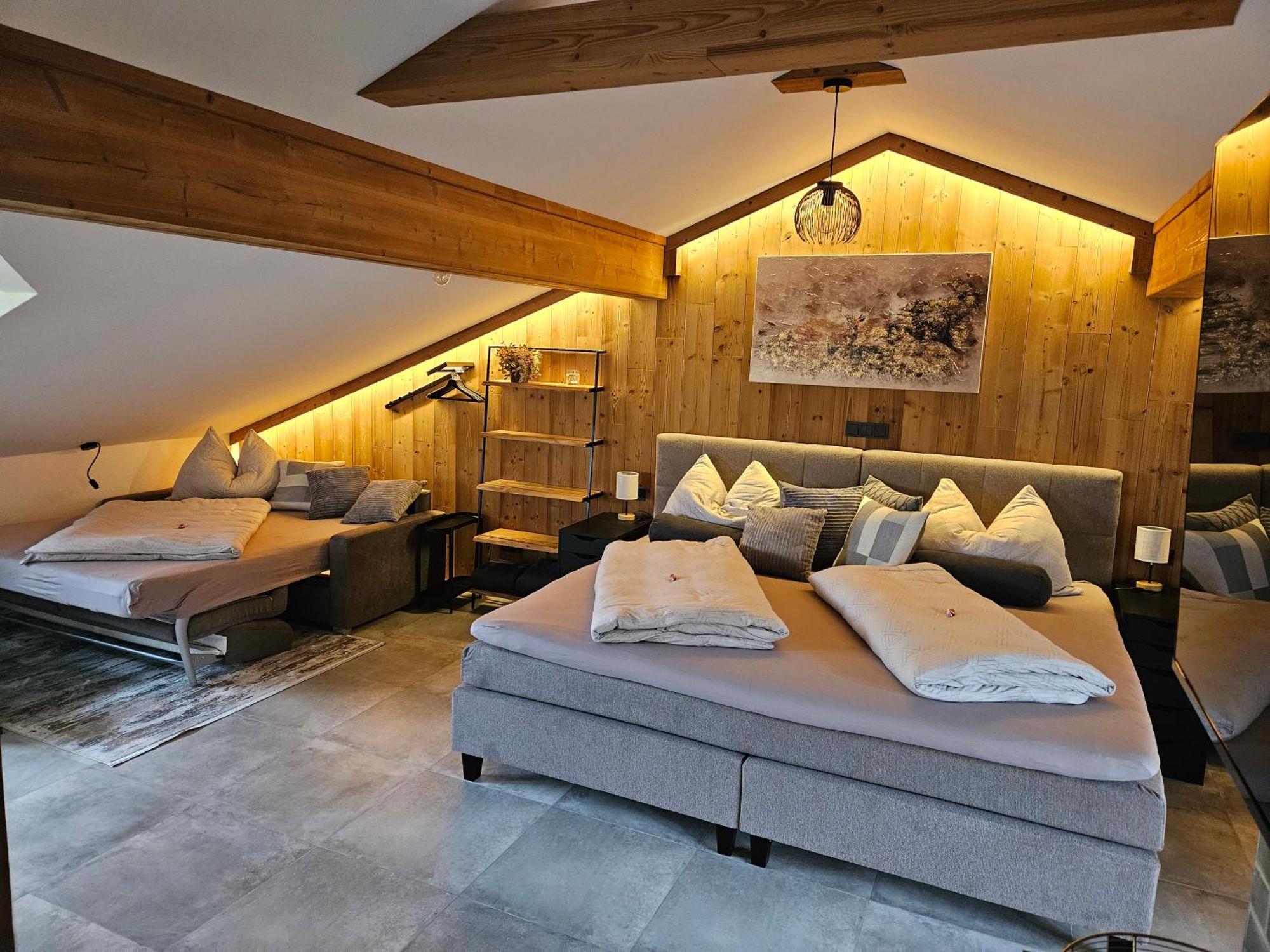 GuggenthalBauernhof-Loft Edtgutアパートメント エクステリア 写真
